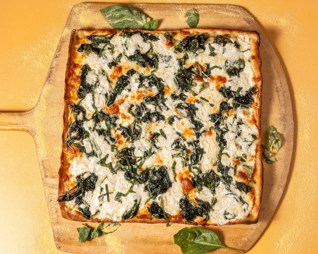 16" White Pizza.